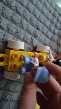 играем в детский конструктор лего