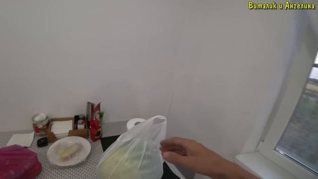 КУПИЛ МЕЖКОМНАТНЫЕ ДВЕРИ НА 20000 РУБЛЕЙ / РЕМОНТ С ПОЛАМИ ОТЛОЖЕН / АНГЕЛИНА НАЛЕПИЛА ПЕЛЬМЕНЕЙ смотреть онлайн