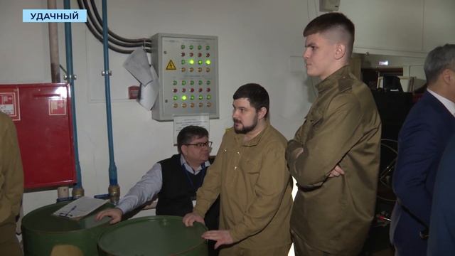 «Духовные грани АЛРОСА»: сотрудники УГОК оживили на сцене Родину-мать