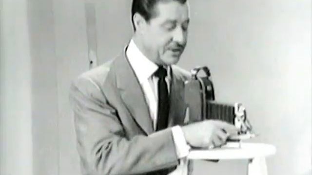 The FIRST SELFIE on TV 1958 - NBC TV - The Perry Como Show with Live Polaroid Land Camera Commercia