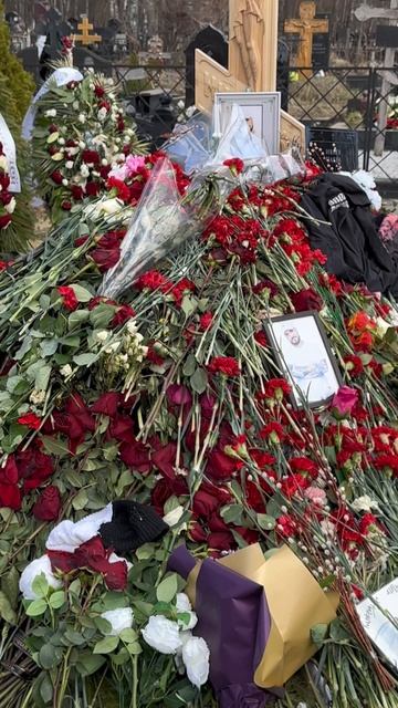 Умер в 40 лет / могила Паши Техника сегодня / Николо-Архангельское кладбище 04.2025 #пашатехник