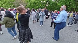 9.05.24г..."ВЕСЕЛУШКИ"... Олег Гаврилюк... звучит на танцполе в Гомельском парке...