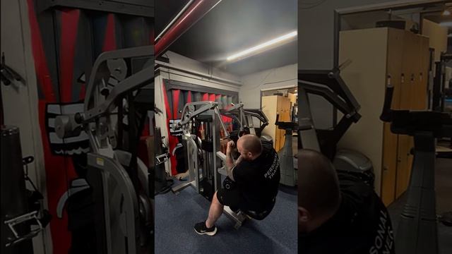 nautilus unilatral lat pull down смотреть онлайн