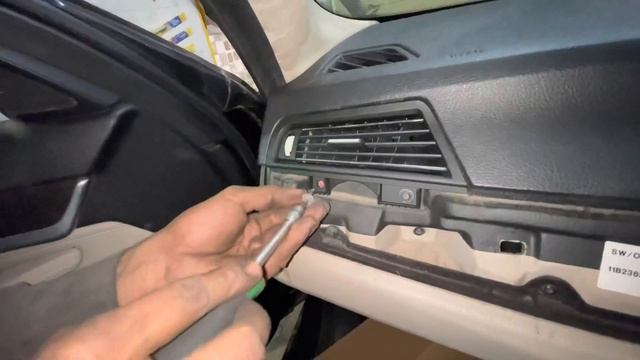 How to replace Bmw 5 series AC vent grill .