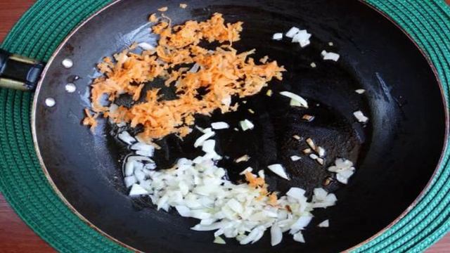 Куриный суп с шампиньонами и рисом