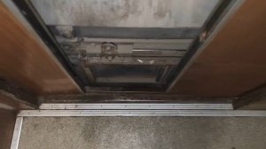 Грузопассажирский лифт без блокировки ДК. (КМЗ 1974 г)