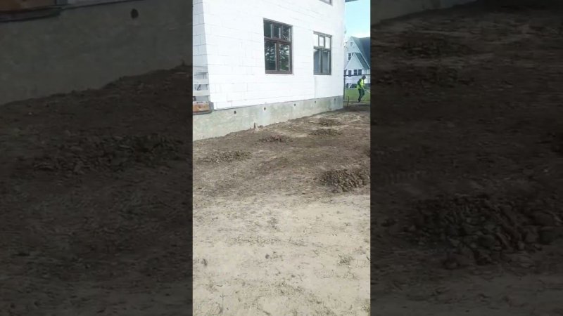 Подготовка участка к посеву газона.