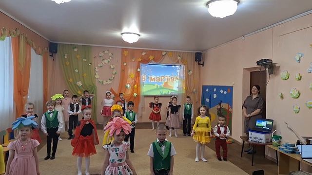 С температурой пошли на праздник// Готовлю всё утро смотреть онлайн