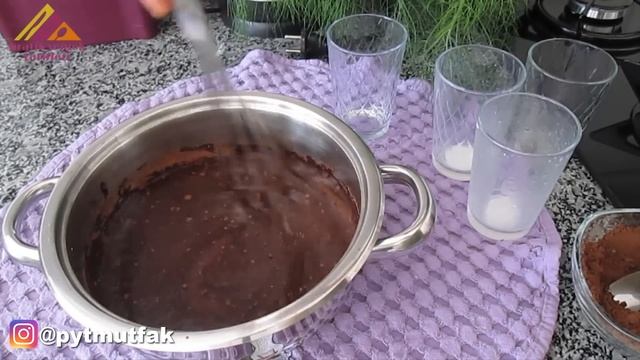 BOL SOSLU KOLAY ISLAK KEK TARİFİ 💕 SICAK SOSUYLA SUFLE TADINDA😋 Pratik Yemek Tarifleri