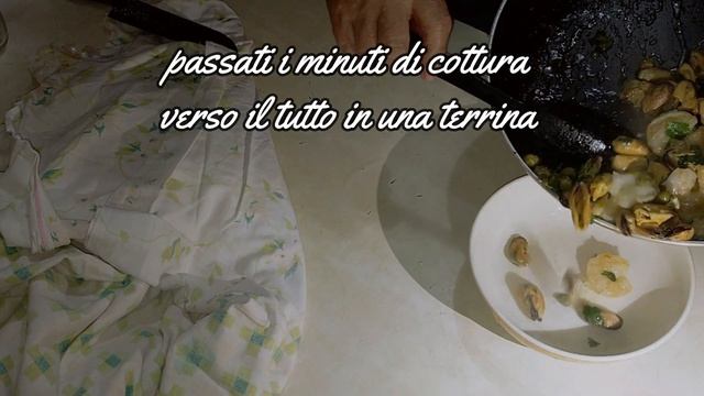 come fare le tagliatelle alle cozze e gamberoni in padella ricetta cozze gamberoni смотреть онлайн