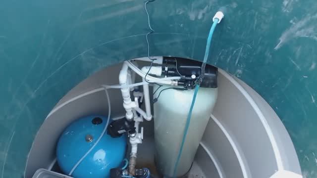 Система фильтрации воды для частного дома в кессоне 1300 мм смотреть онлайн