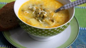 Детский  суп с зелёным горошком и яйцом