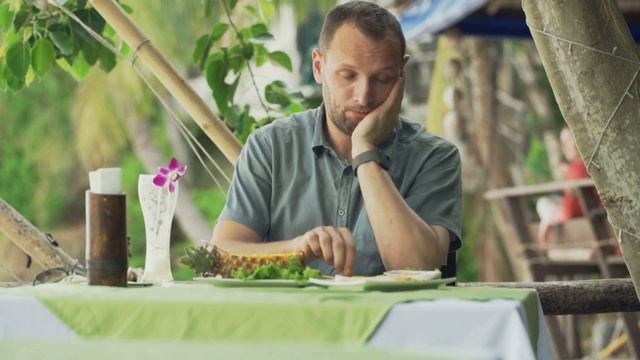 Вместе легче: о психике и тех кто рядом. Расстройства пищевого поведения. Как помочь?