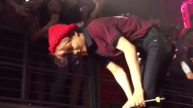 EXO NEWS: Kai Fainted On Stage Woken Up By Fans