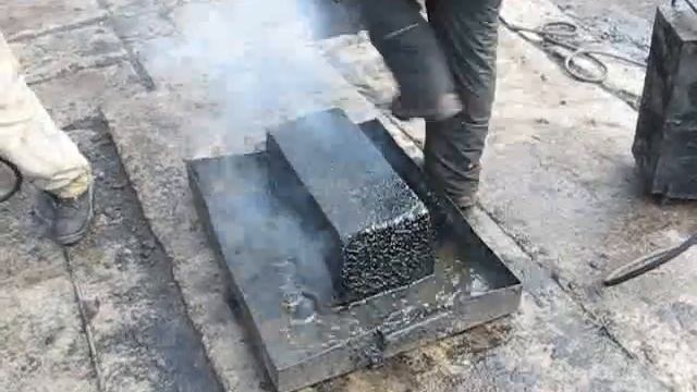 Инэковир - Мини завод ПБМ   выемка готового битума из формы v2