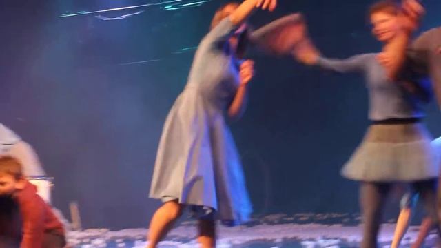 Эффект пинг-понгового шарика, Упсала-цирк, что бывает после спектакля смотреть онлайн