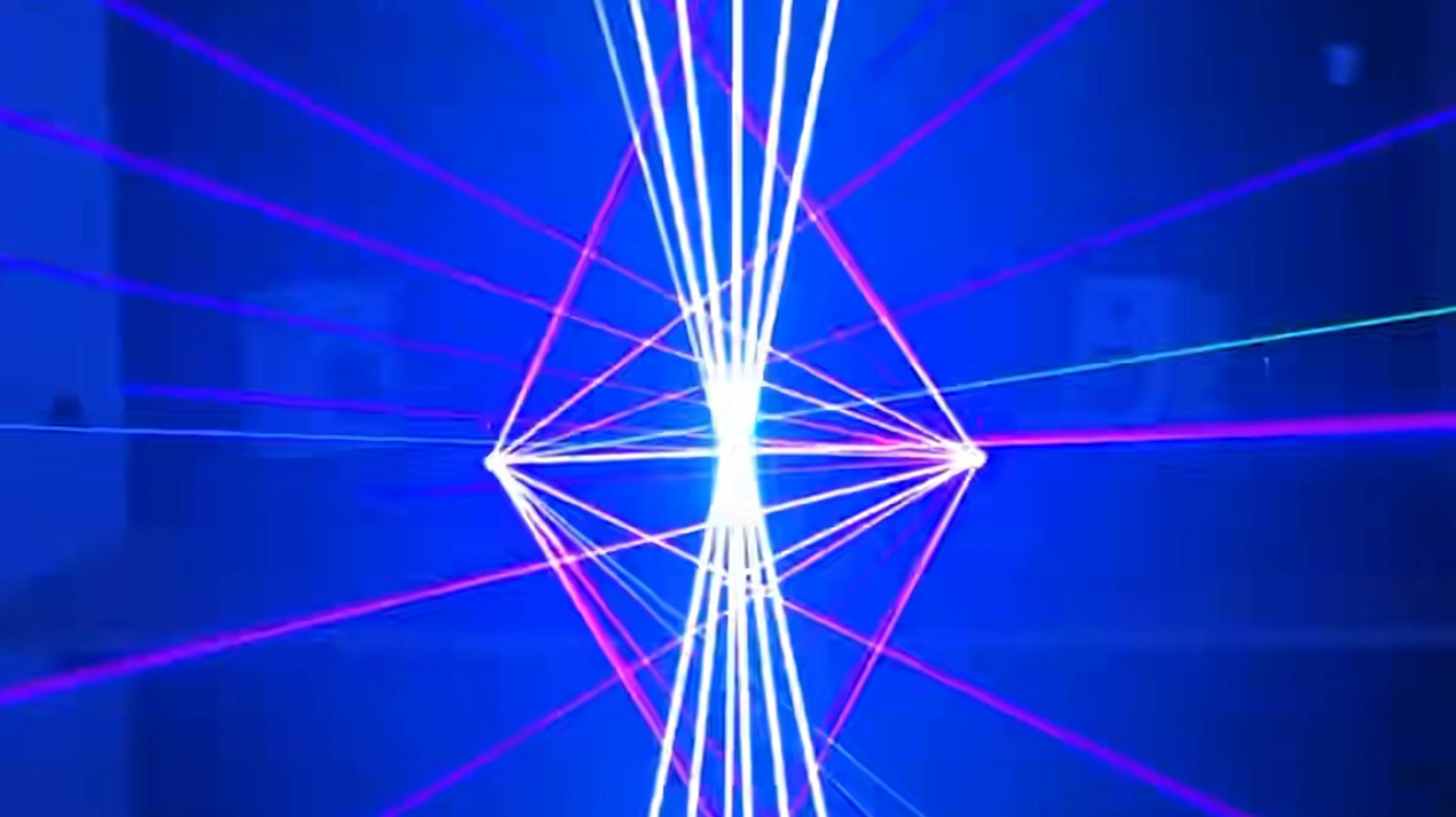 КРУТОЕ ЛАЗЕРНОЕ ШОУ В КИТАЕ #китай #путешествия #технологии #рутуб #шоу #топвидео #подписка