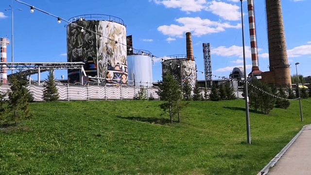 Майские выходные-4/Экскурсия по муралам смотреть онлайн