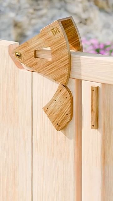 Slide Gate with Auto Close Latch Design
