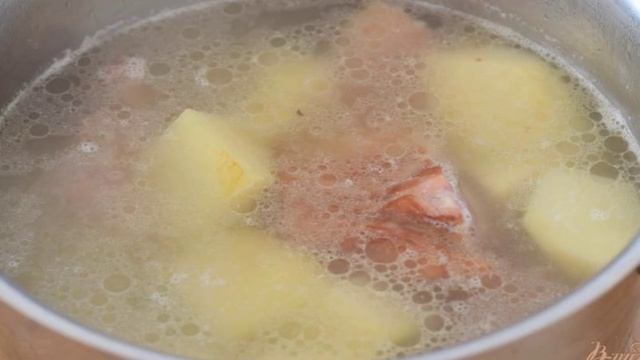Ароматный картофель с ребрышками