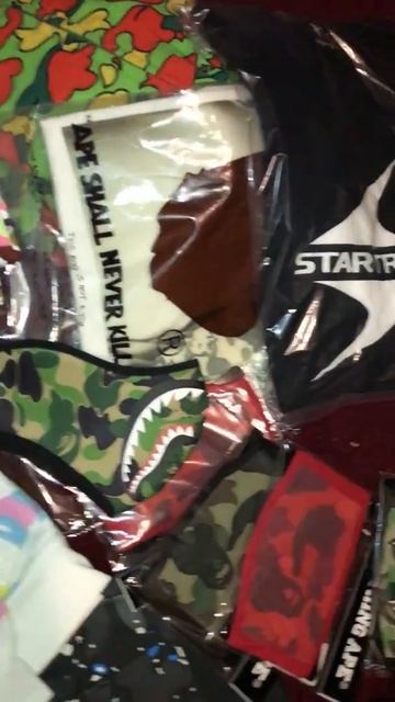 Random Bape gear in my house SHARK HOODIE PSYCHE BIGGIE SMALLS EBAY STAR TRAK BOXERS MASK смотреть онлайн