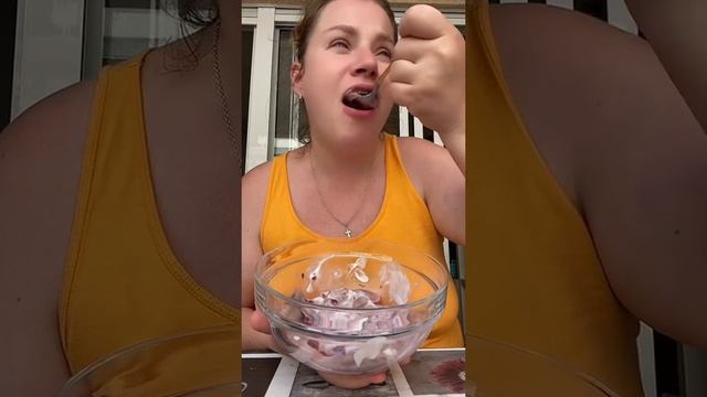 Мукбанг Вареники со сметаной смотреть онлайн