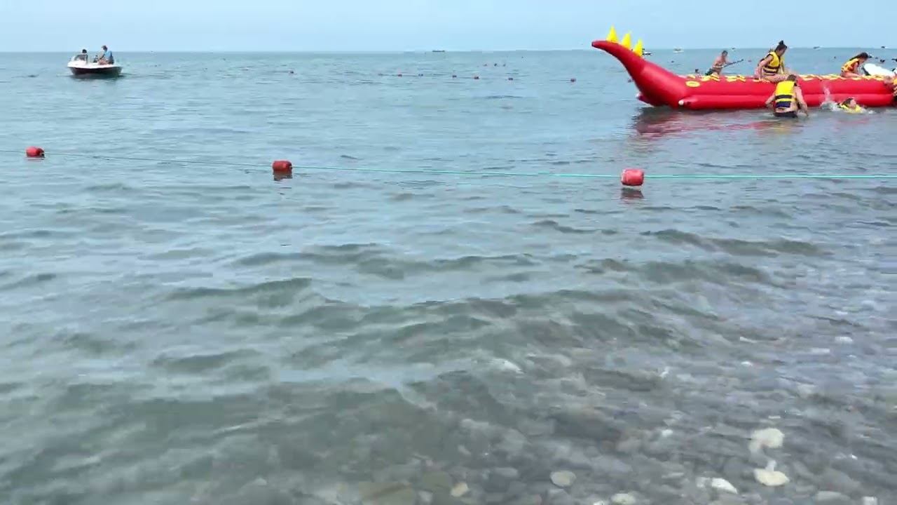 1 июля 2022 в Лазаревском водичка прозрачная и море спокойное в 10 часов утра