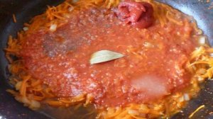 Зелёный борщ на свином бульоне