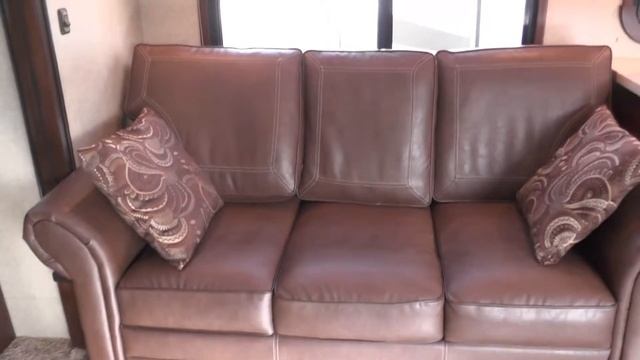 2013 Heartland Landmark RushmoreThis RV For Sale at RV's For Less in Knoxville , Tennessee смотреть онлайн