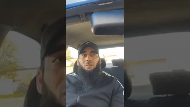 👍🤝Кавказец назвал кавказца «чуркой», вообще правильные вещи говорит, побольше бы таких кавказцев. смотреть онлайн