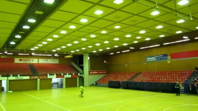 COMET SPARKY (ELECTRIC) INDOOR FLYING смотреть онлайн