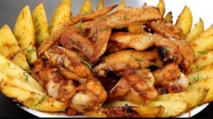 Куриные крылышки с картофелем в духовке