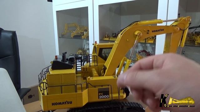 Komatsu PC2000-8 Mining Excavator 1:50 by Nzg Model Review
