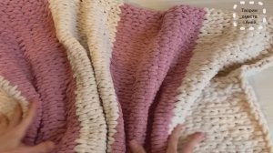 Как из плюшевой пряжи связать коврик/плед без спиц и крючка своими руками