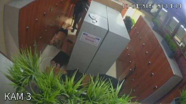 Скандал с «баней для киргизов» продолжает раскручиваться.В сети обсуждают рейд ОМОНа в Москве