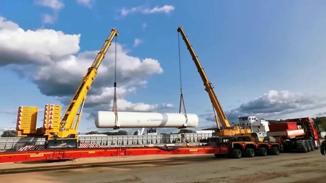 Перевалка груза на причале