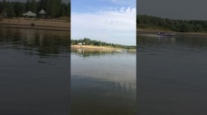 Лодка МКМ и ямаха 9.9 . Выход на глиссирование .