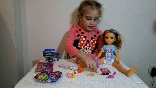 Подарочки для куклы: Свинка Пеппа, Дракончики Сафирас, Май Литл Пони, Хот вилс, Юху... смотреть онлайн