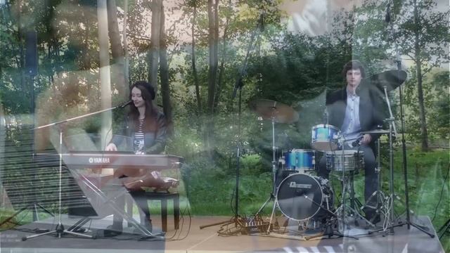 Marie & The Drummer- Little Home смотреть онлайн