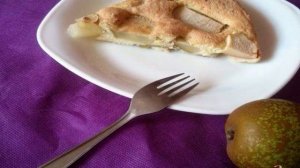 Шарлотка с грушей