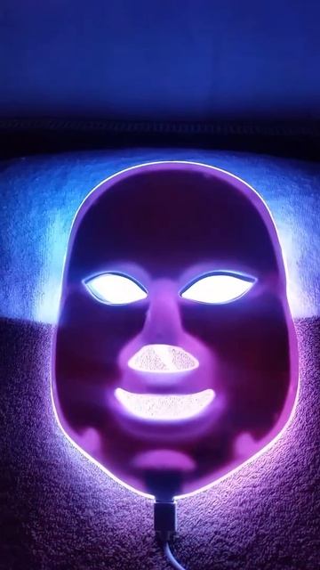 Light Mask Therapy Facial Treatment смотреть онлайн