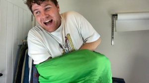 This T-shirt grail paid for my ENTIRE weekend! UK Car Boot Sale Trip To The Thrift