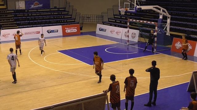 Школьная Футбольная Лига 2019. Тигры (41) vs Киты (161). 2:5 смотреть онлайн