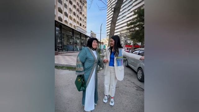 TANIQLI BLOGER MADINA KARIMOVA ONASIGA MASHINA SOVGʻA QILDI смотреть онлайн