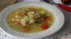Легкий куриный суп с овощами и кабачками
