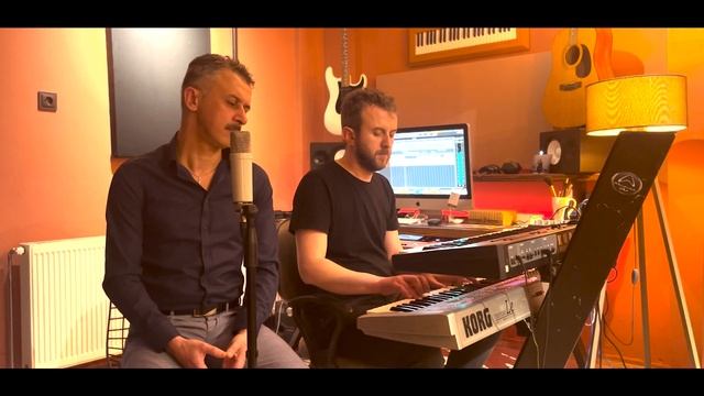 Gözlerin Bir Silah Bakışın Kurşun - Tarık AKSAKAL (Cover) @selamisahinofficial #selamişahin #aşk смотреть онлайн