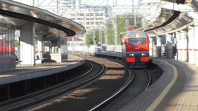 Электровоз ЭП2К-467 (ТЧЭ-6) следует резервом. смотреть онлайн