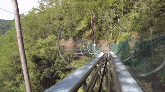"Riding Vietnam's Extreme Alpine Coaster: A Thrill Like No Other!" смотреть онлайн