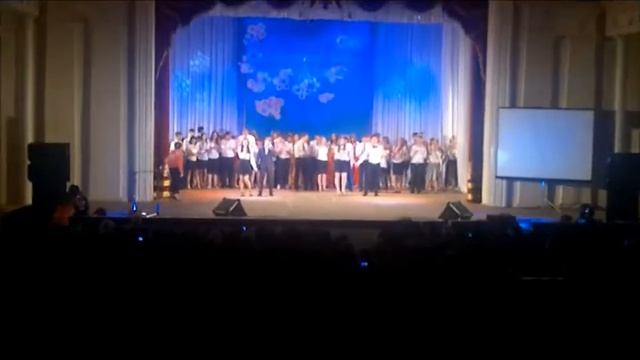 Неоконченный Роман. Поют выпускники. смотреть онлайн