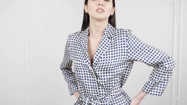 Превосходное женское платье для прогулок от Max Mara!